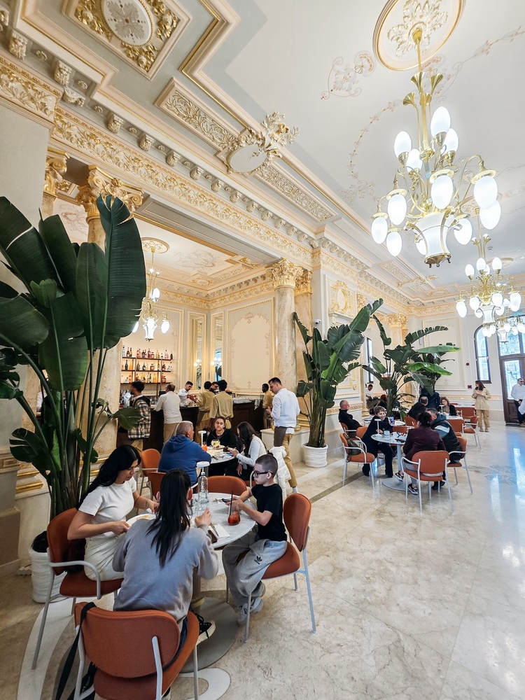 FOTO Cafenea deschisă la Cazinoul Constanța de City Grill, investiție de 550.000 de euro 
