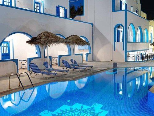 FOTO SURPRIZĂ Jean Valvis a dat din greșeală de un mare izvor termal și pregătește acum un mega resort, de peste 67 milioane euro, în Santorini, necunoscut în spațiul public românesc