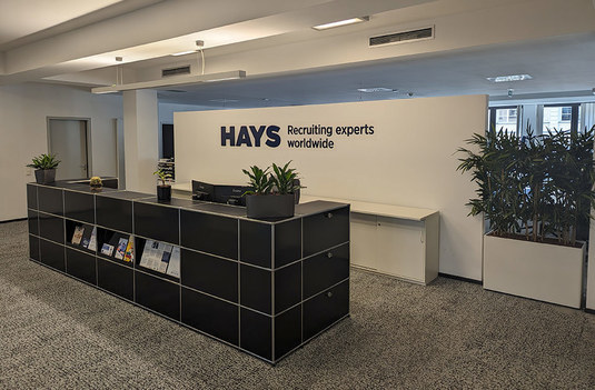 FOTO EXIT din România. Hays vinde afacerea locală. Pe piață intră o nouă companie de private equity 