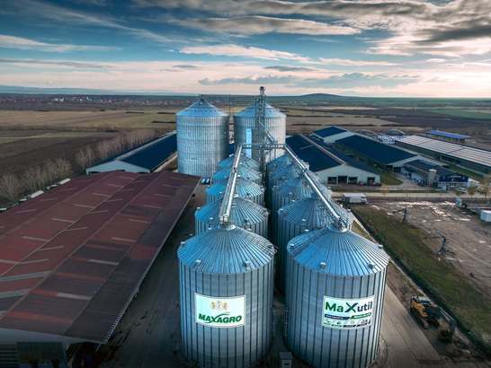 Tranzacție agribusiness. Familie de etnici slovaci cumpără o nouă fermă în România 