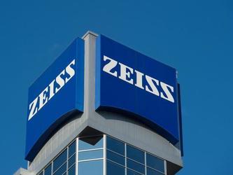 Tranzacție în România. Gigantul german ZEISS cumpără o companie din Arad
