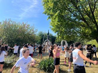 Aproape 200 de participanți au alergat la The Burger Run, eveniment organizat de Glovo și Vivo