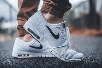 Gigantul american Nike anunță noi concedieri și anticipează un declin semnificativ al veniturilor