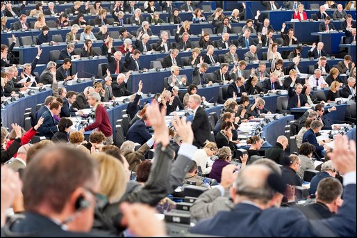 Parlamentarii europeni susțin amânarea pentru 2018 a introducerii directivei privind piața instrumentelor financiare