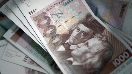 Statele din zona euro dețin peste 15 miliarde euro în monede și bancnote naționale, la 15 ani de la intrarea în circulație a monedei unice europene. 5 miliarde nu mai au nicio valoare