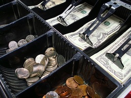 Banca pentru Reglemente Internaționale: Cash-ul este departe de dispariție, utilizarea sa este în creștere