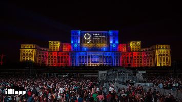 BCR lansează oficial săptămâna viitoare noua platformă digitală, deja disponibilă pentru clienți, dar pentru care a făcut până acum doar campanie de teasing. „George” își trimite salutări reciproce pe Instagram și Youtube cu Uber, BMW, Samsung, Pegas