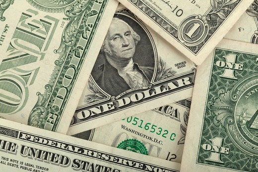 ANALIZĂ Dolarul, pregătit de o rezistență majoră 