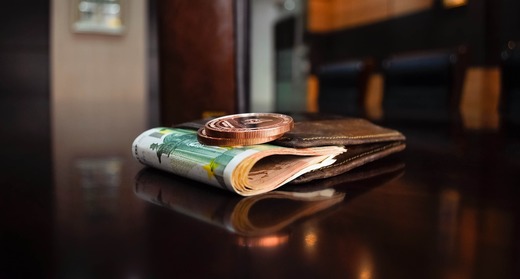 Euro a crescut