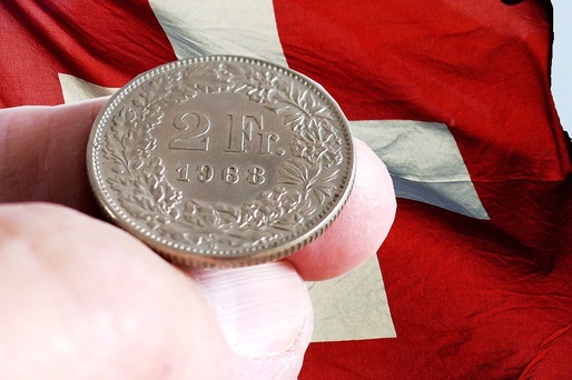 Euro scade spre 4,77 lei. Francul elvețian continuă să crească și atinge cea mai mare valoare din ultimii 5 ani