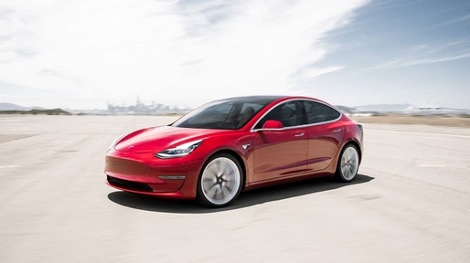 GRAFIC Tesla urcă la un nou record istoric și depășește, în premieră, 1 trilion de dolari capitalizare