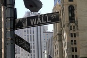 Indecizie pe Wall Street, în condițiile în care acordul privind plafonul de îndatorare al SUA întâmpină obstacole