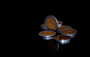 Banca Centrală din Israel va vinde 30 de miliarde de dolari pentru a stabiliza șhekelul