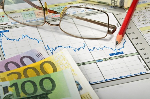 ARB: Băncile din România nu au majorat comisioanele aferente operațiunilor în numerar în contextul intrării în vigoare a Legii care limitează cash-ul. 23% dintre români utilizează mai mult numerar în tranzacții și 13% doar numerar
