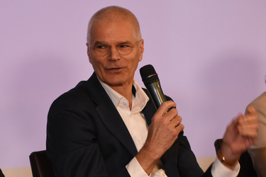 Profit Financial.forum - Henk Pardekooper, First Bank: Printre efectele impozitului de 2% ar putea fi și continuarea consolidării bancare. Cred că o să vedem mai multe fuziuni sau preluări
