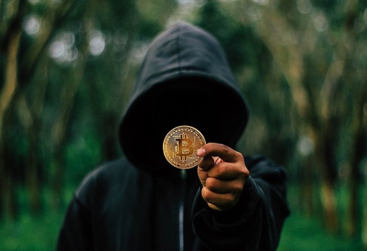 Consilier BNR: Crypto nu produce absolut nimic. Ia banii de la unii și îi dă altora