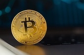 Bitcoin a scăzut la un minim din ultimele două luni, deoarece Rezerva Federală a SUA a semnalat că nu este încă pregătită să reducă dobânzile