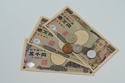 Yenul japonez devine noul refugiu valutar, pe fondul volatilității economice din SUA