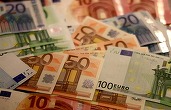 BNR a cheltuit miliarde de euro într-o singură zi pentru a ține cursul stabil al leului după victoria lui George Simion în turul 1: ”A apărut o schimbare importantă pe piața valutară.”