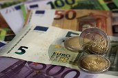 Randamentele obligațiunilor guvernamentale din zona euro au crescut ușor