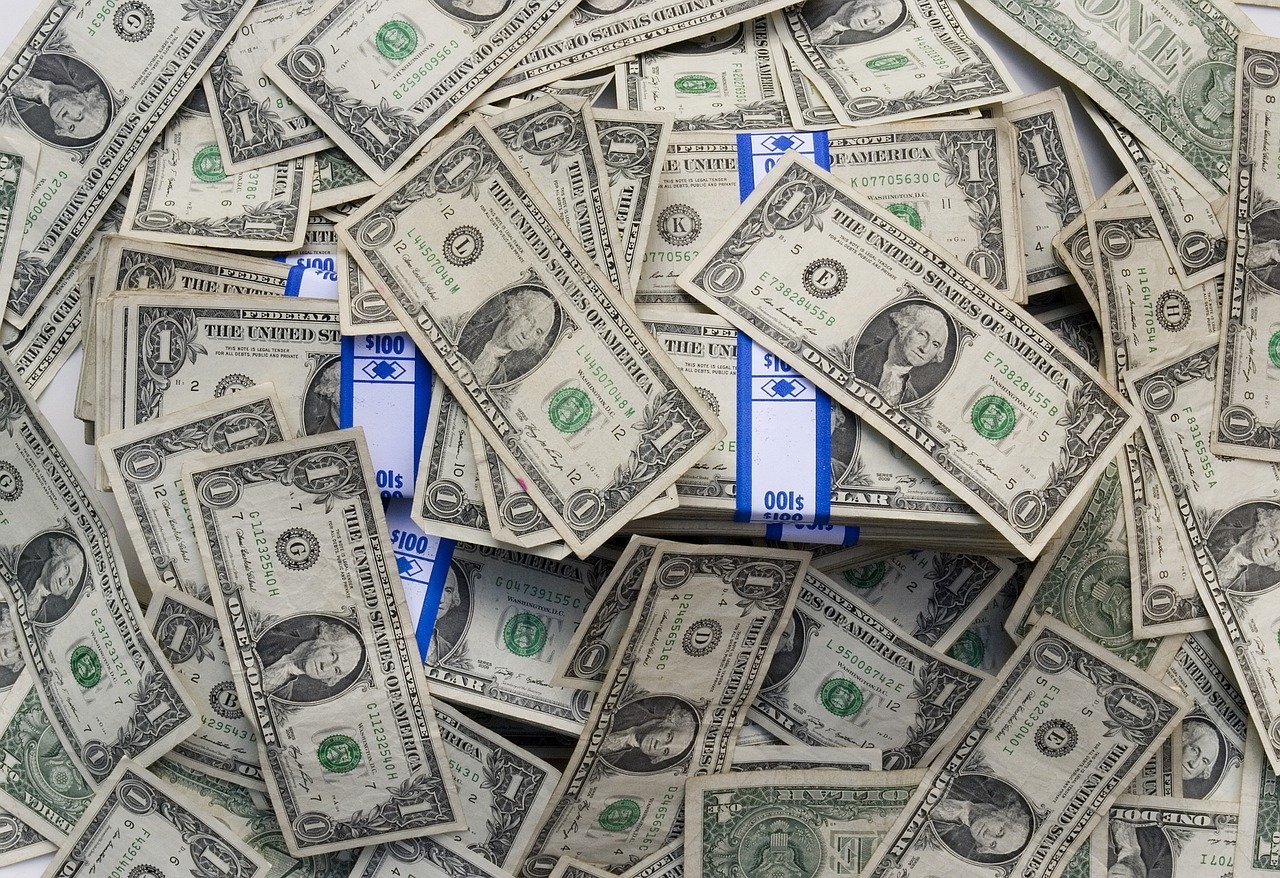 Creșterea randamentelor obligațiunilor americane îi determină pe investitori să-și reconsidere strategiile globale