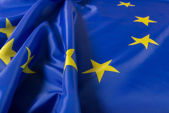 Uniunea Europeană a aprobat uriașul program de înarmare al țărilor membre și partenere. În valoare totală de 150 de miliarde de euro, acesta acordă credite pe termene de până la 45 de ani, cu 10 ani perioadă de grație