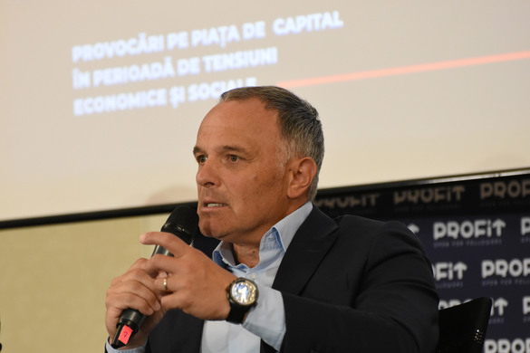 VIDEO Profit.ro - Piața de Capital.forum. România nu traversează o criză, la acest moment. Este nevoie însă rapid de stabilitate politică. Și de noi listări, nu ne putem raporta mereu doar la povestea de succes Hidroelectrica!