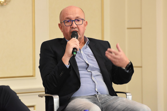 VIDEO Profit.ro - Piața de Capital.forum. România nu traversează o criză, la acest moment. Este nevoie însă rapid de stabilitate politică. Și de noi listări, nu ne putem raporta mereu doar la povestea de succes Hidroelectrica!