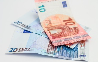 Christine Lagarde cere întărirea rolului global al euro