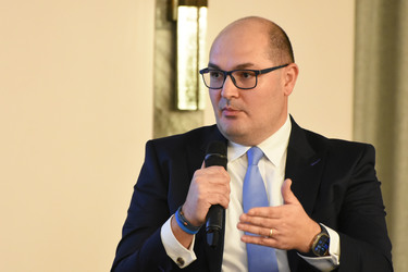 VIDEO Foarte mult de construit la încredere în asigurări. Alexandru Ciuncan, președinte UNSAR: Asigurările vor depăși 25 miliarde lei, plasamentele vor sări de 35 miliarde lei. Creșteri pe asigurări de sănătate și locuințe - Profit Financial.forum