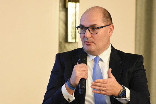 VIDEO Foarte mult de construit la încredere în asigurări. Alexandru Ciuncan, președinte UNSAR: Asigurările vor depăși 25 miliarde lei, plasamentele vor sări de 35 miliarde lei. Creșteri pe asigurări de sănătate și locuințe - Profit Financial.forum