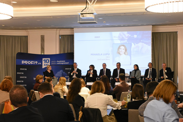 VIDEO România nu mai are luxul obiectivelor modeste, și-a epuizat avantajul de cost. Piața așteaptă de la stat programe care să susțină creditarea companiilor, dar mai ales ca taxa bancară, recent dublată, să fie temporară - Profit Financial.forum