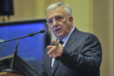 VIDEO Isărescu nu crede că va mai crește TVA-ul anul viitor. Reacția guvernatorului când a fost întrebat despre cursul euro