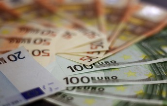 Leul se va deprecia față de euro. La cât va ajunge în următoarele luni GRAFICE