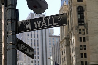 Bursa americană explodează după ce Trump a făcut un pas înapoi cu taxele, invocând ”un cadru pentru un viitor acord” privind Groenlanda și regiunea arctică