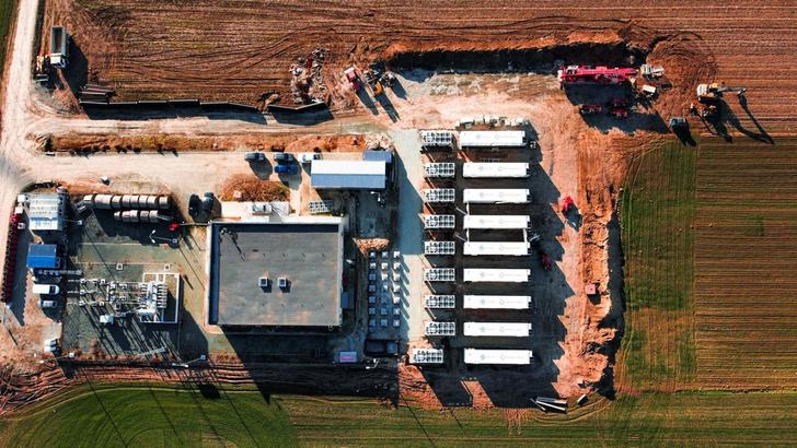 Hidroelectrica anunță un record pe bursă. Maxim istoric, pe fondul aprobării unor proiecte strategice majore