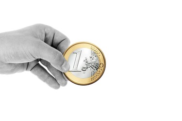 Plățile cash vor fi limitate. Toate țările membre UE, inclusiv România, vor impune o limită comună pentru plățile în numerar 