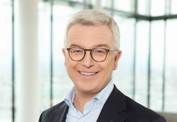Numire la vârful Raiffeisen Bank România. Michael Hollerer preia președinția Consiliului de Supraveghere