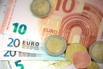România, printre cele mai bune performanțe din UE la reducerea deficitului guvernamental, în primul trimestru