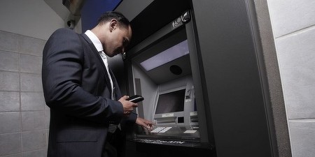 O tranzacție de 1,8 miliarde de dolari schimbă liderul pieței mondiale de ATM-uri