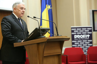 Isărescu: În 20 de ani, nu am văzut niciodată atâtea pericole la adresa stabilității economice și financiare a României