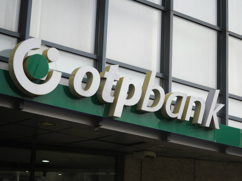 OTP Bank: 72% dintre clienții cu credite în franci elvețieni au ales conversia