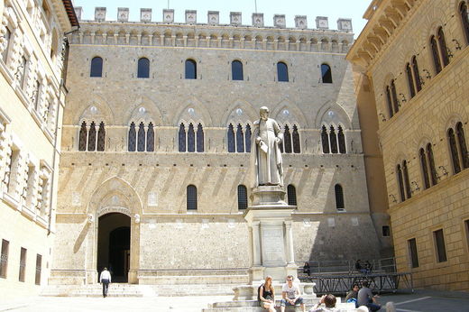 Banca italiană Monte dei Paschi a reușit să obțină 1 miliard de euro prin conversia datoriilor în acțiuni