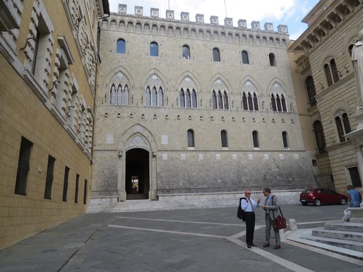 Banca Monte dei Paschi di Siena devansează operațiunea de pe piață prin care vrea să acceseze 5 miliarde euro
