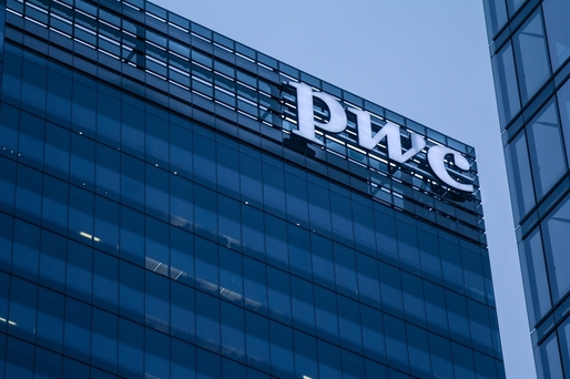 PwC riscă să piardă dreptul de a audita bănci în Ucraina după ce nu a raportat o gaură de 5,5 miliarde de dolari în bilanțul PrivatBank, naționalizată în decembrie