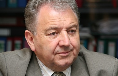 Fondatorul Băncii Carpatica, Ilie Carabulea, cere de la Patria Bank peste 40 milioane lei