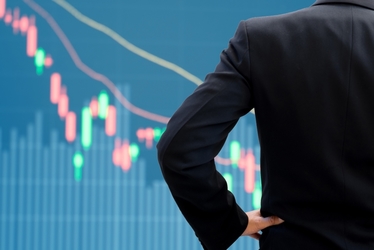 De ce scad acțiunile bancare. Primul șoc al majorării dobânzilor riscă să fie transmis chiar către bănci