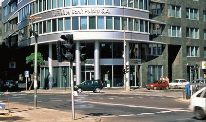 Raiffeisen Bank International vinde operațiunile-cheie din Polonia către grupul francez BNP Paribas, tranzacție de 775 milioane euro