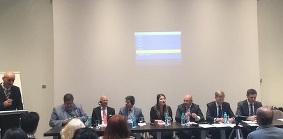 Bancherii s-au înțeles cu sindicaliștii: Salarii integrale și la program redus. Angajații cu copii își iau liber doar dacă nu afectează activitatea. Sindicatul se activează în căutat dezinfectanți  
