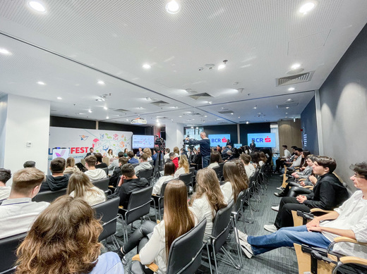 EduFin Fest în 30 de județe, de Ziua Educației Financiare. 71% dintre români cumpără lucruri ieftine, dar de care nu au nevoie, iar 62% nu își monitorizează cheltuielile